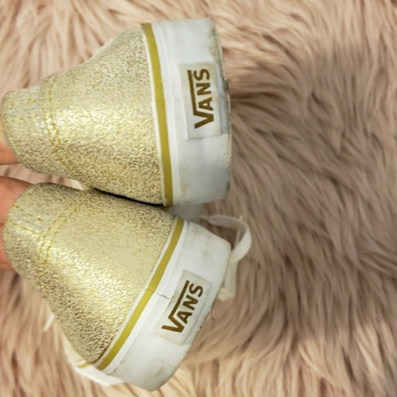 Gold vans - Picture 2 of 4